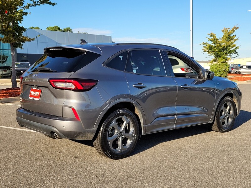 2023 Ford Escape ST-Line photo 3