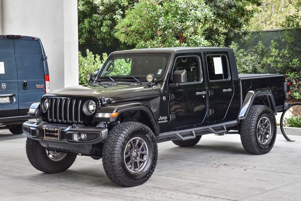 2021 Jeep Gladiator Sport 80th Anniversary Edition photo 3