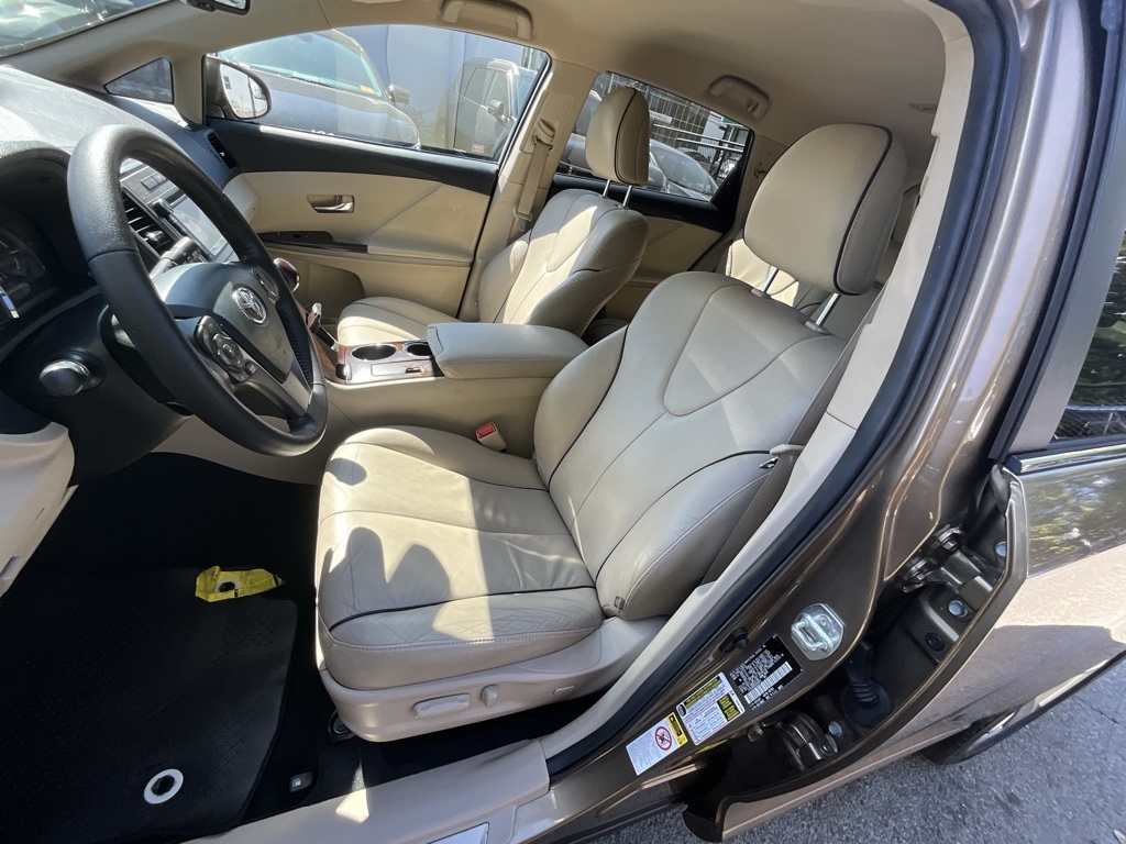 2013 Toyota Venza LE photo 12