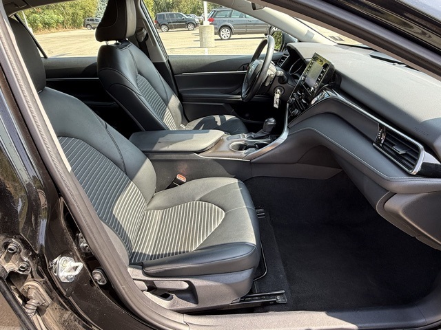 2023 Toyota Camry SE photo 19