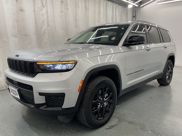 2024 Jeep Grand Cherokee Altitude photo 4