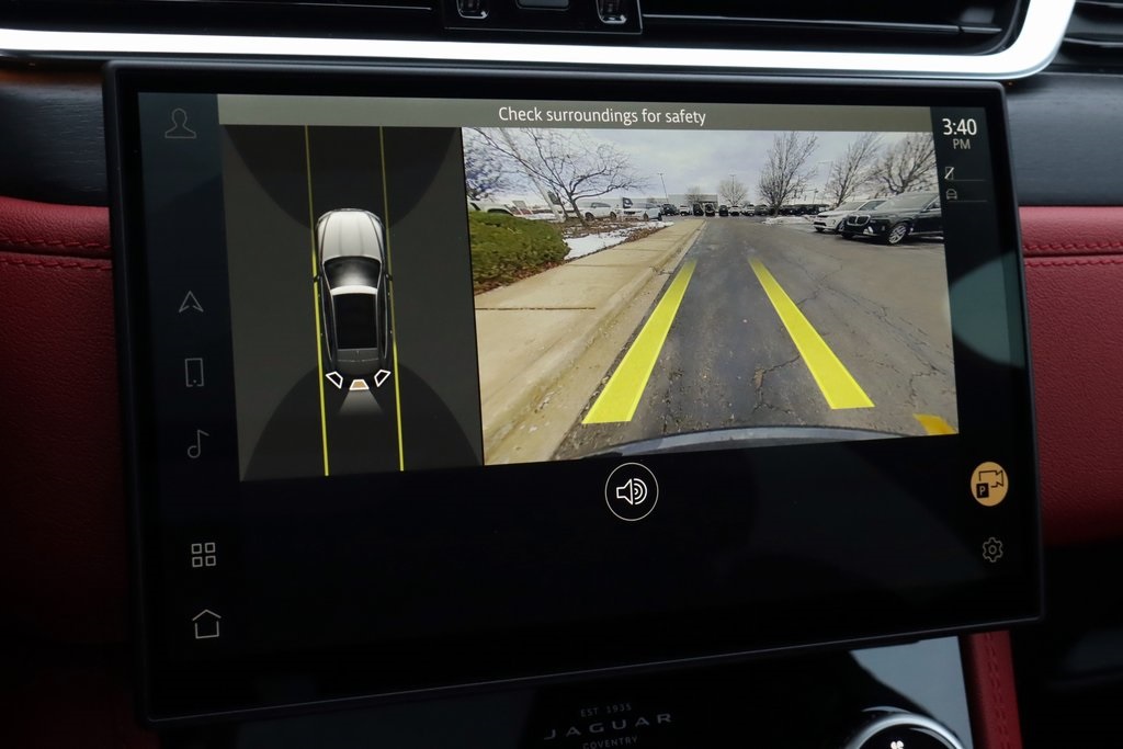 2025 JAGUAR F-PACE - Image 24