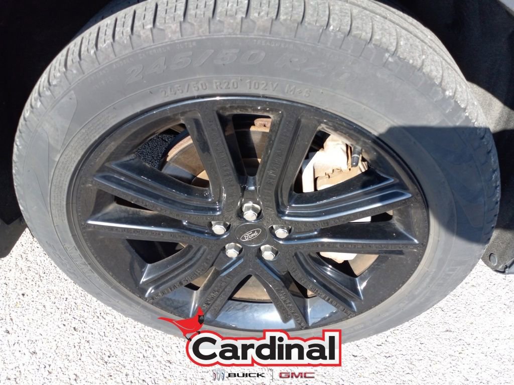 2021 Ford Edge SEL photo 2