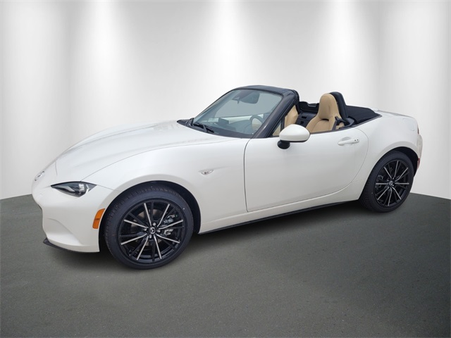 2025 Mazda MX-5 Miata Miata Grand Touring photo 2