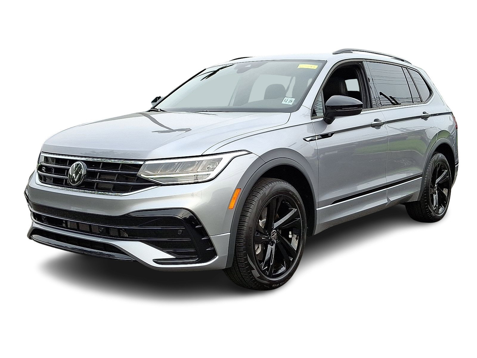 2024 Volkswagen Tiguan SE R-LINE BLACK's photo