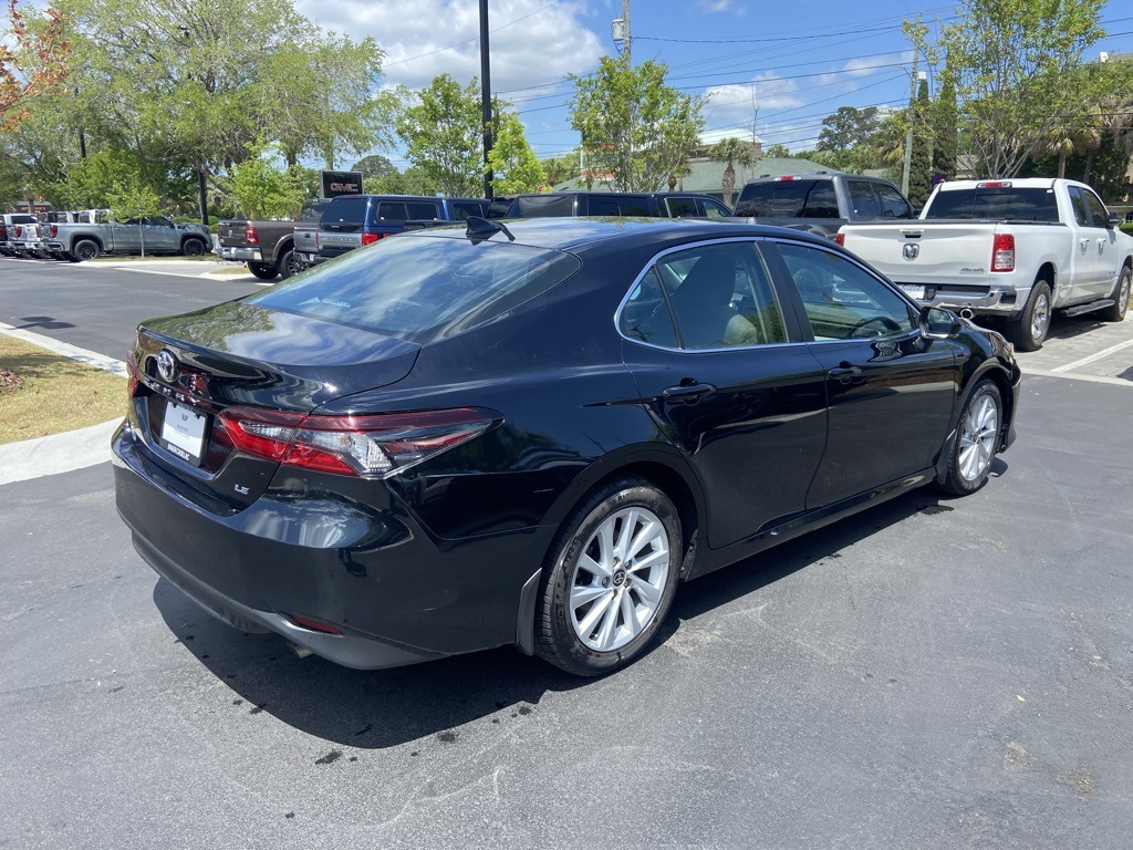 2023 Toyota Camry LE photo 3