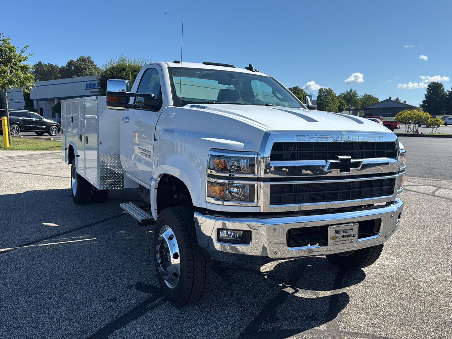2024 Chevrolet Silverado 5500HD Work Truck photo 3