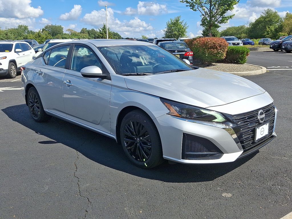 2025 Nissan Altima 2.5 SV photo 2