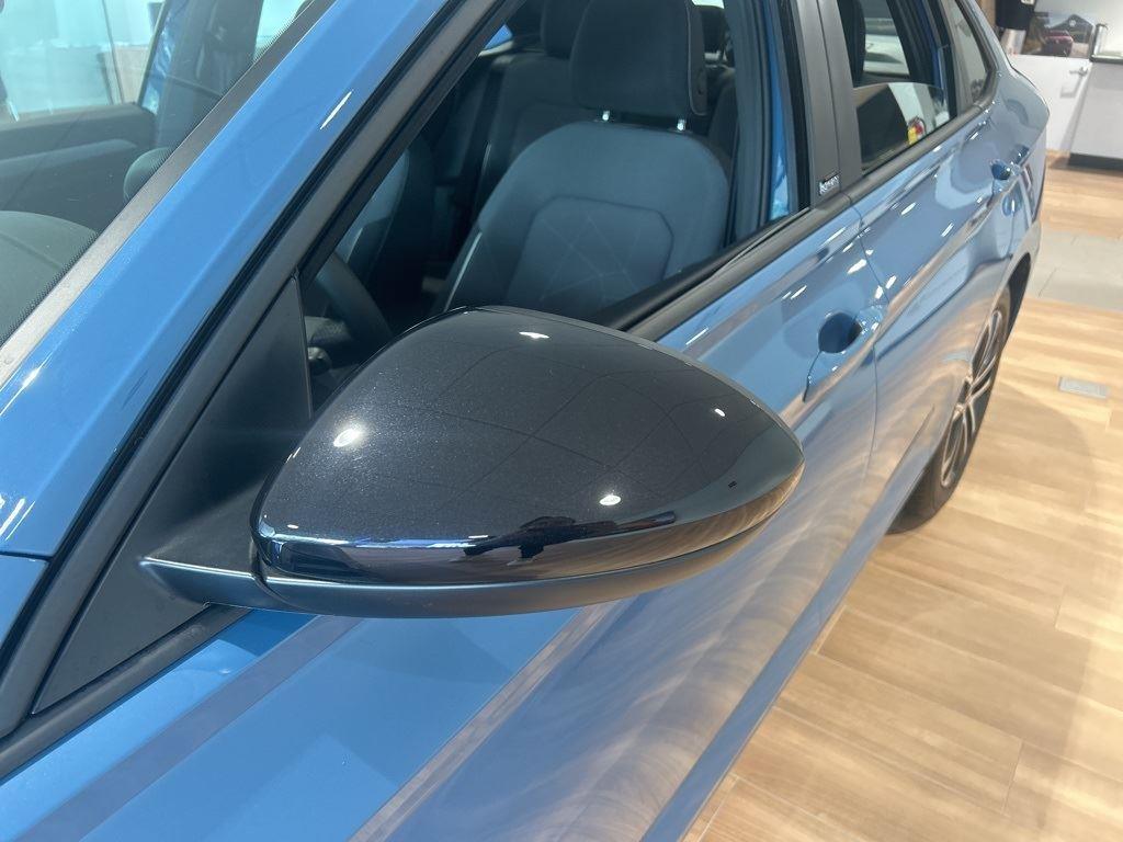 2025 Volkswagen Jetta 1.5T Sport photo 3