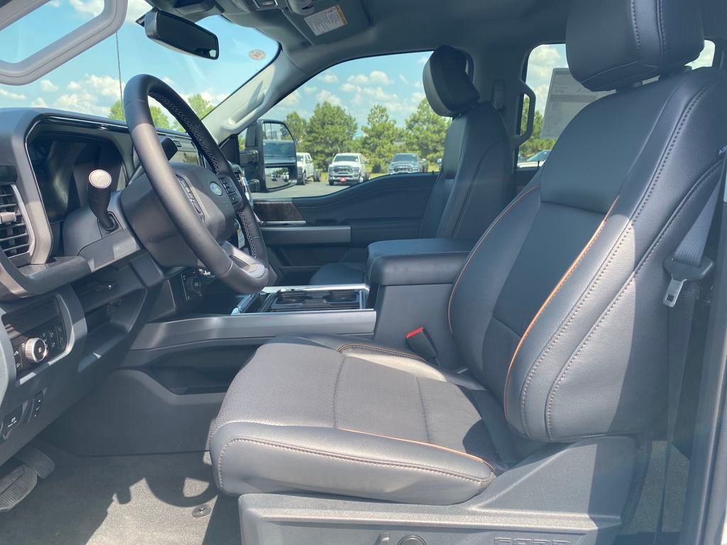 2025 Ford F-250 Lariat photo 11