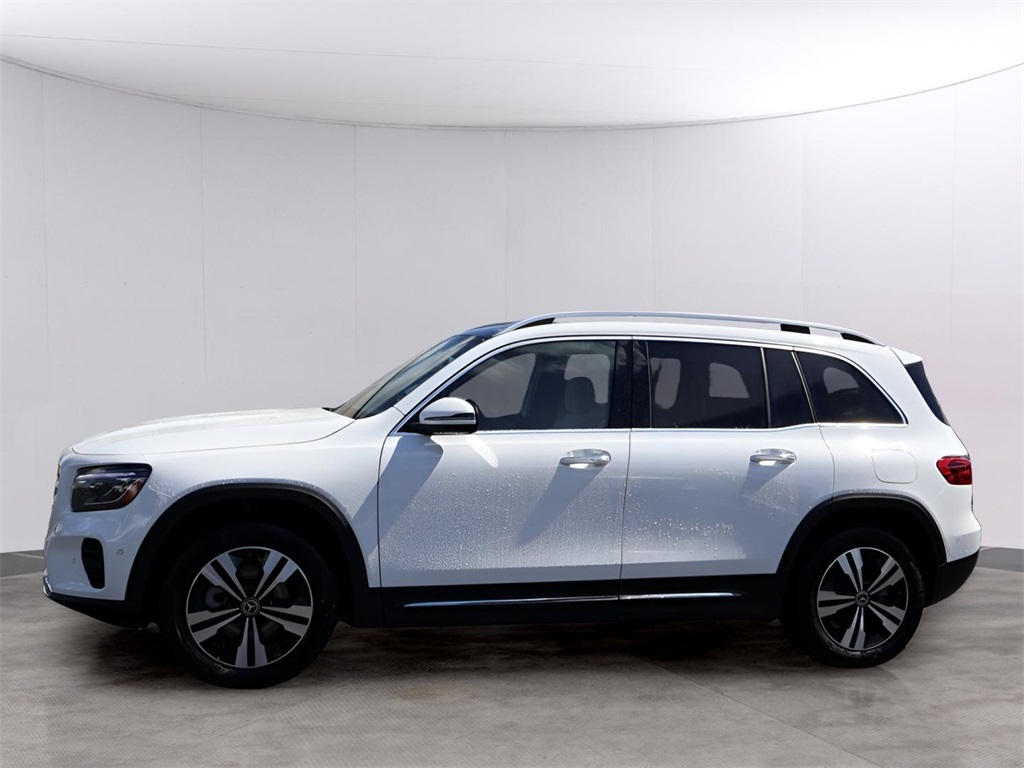 2025 Mercedes Benz GLB 250 4MATIC photo 4