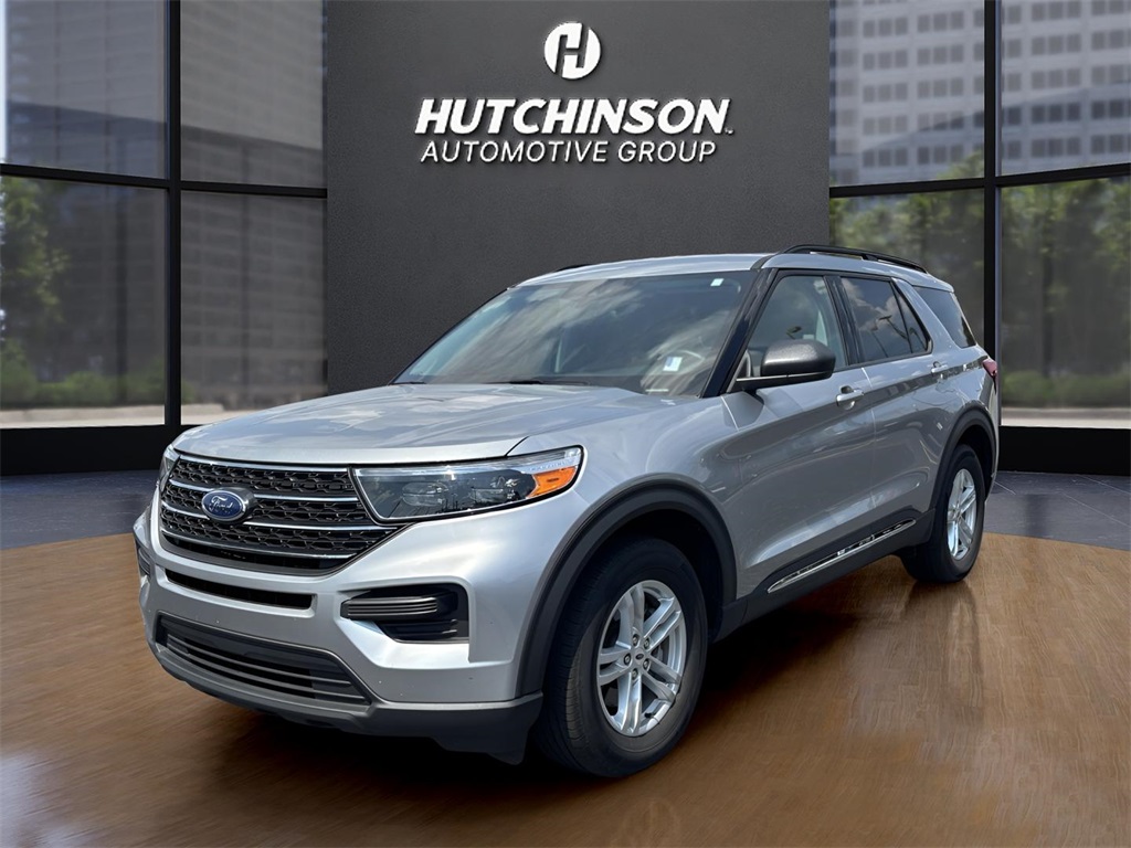 2023 Ford Explorer XLT photo 2