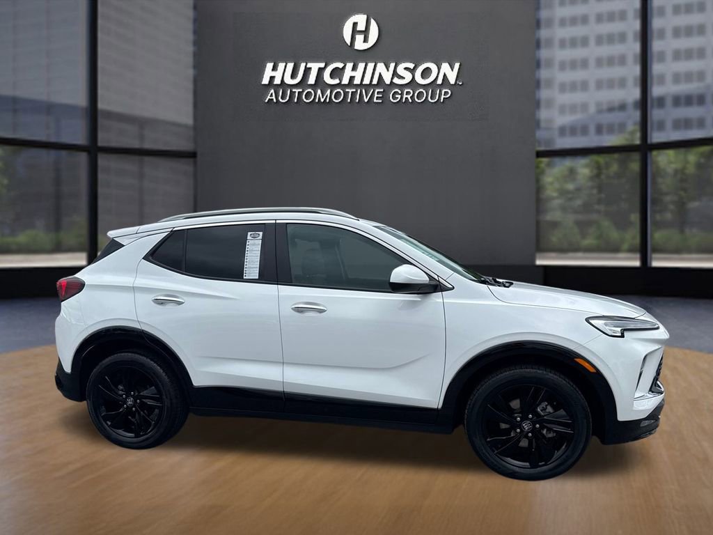 2024 Buick Encore GX Sport Touring photo 2