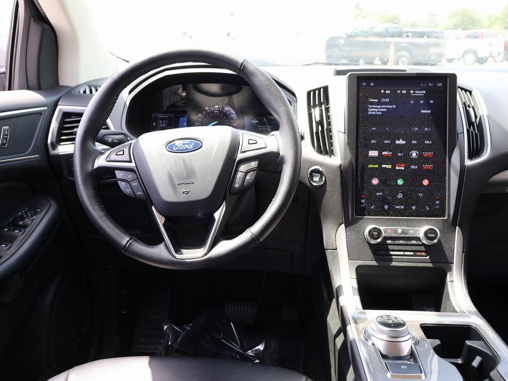 2024 Ford Edge SEL photo 17