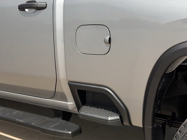 2025 Chevrolet Silverado 2500HD Custom photo 14