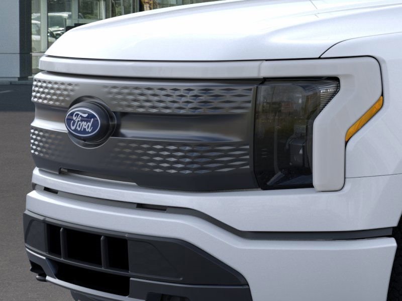 2025 Ford F-150 Lightning XLT photo 17