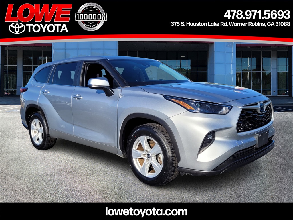 2023 Toyota Highlander LE's photo