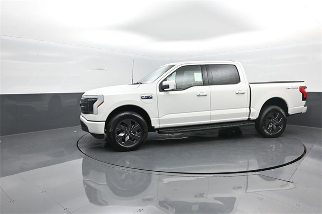2025 Ford F-150 Lightning Lariat photo 4