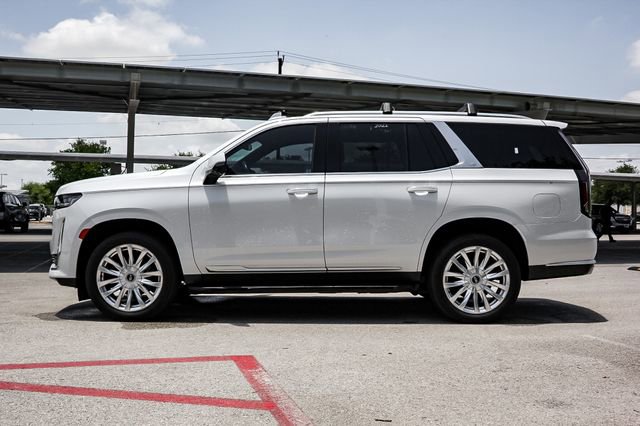 2022 Cadillac Escalade Luxury photo 4