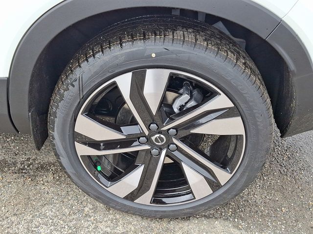 2025 Volvo XC40 AWD photo 5
