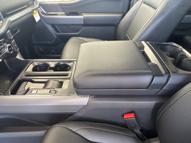2025 Ford F-150 XLT photo 38