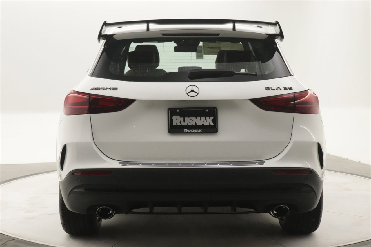 2025 Mercedes Benz GLA 35 AMG 4MATIC photo 3