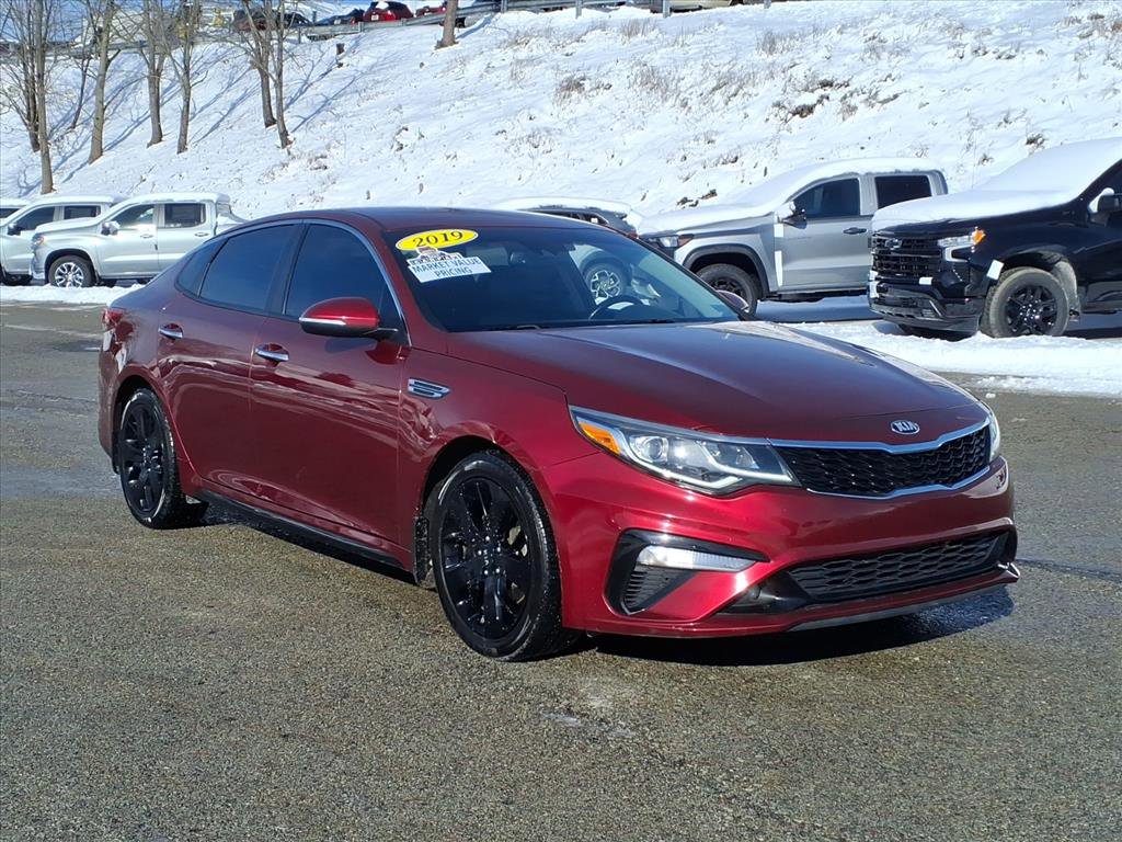 2019 Kia Optima S's photo