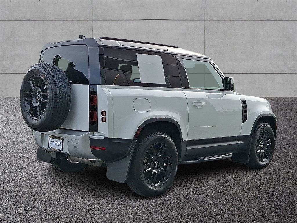 2025 Land Rover Defender 90 S photo 4