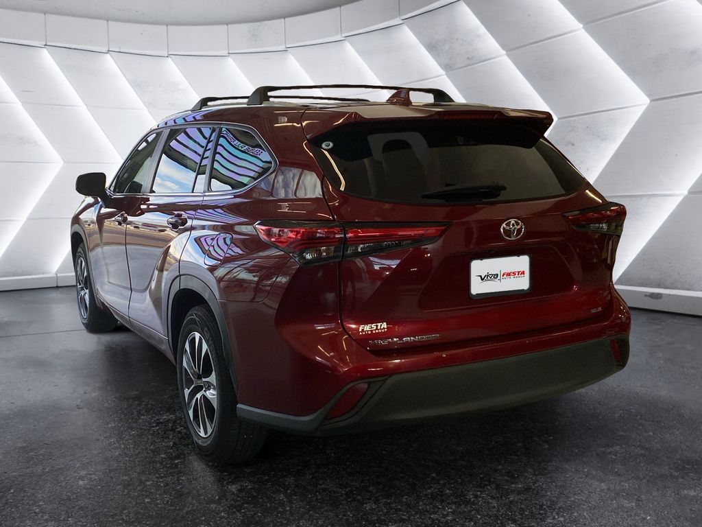2023 Toyota Highlander XLE photo 6