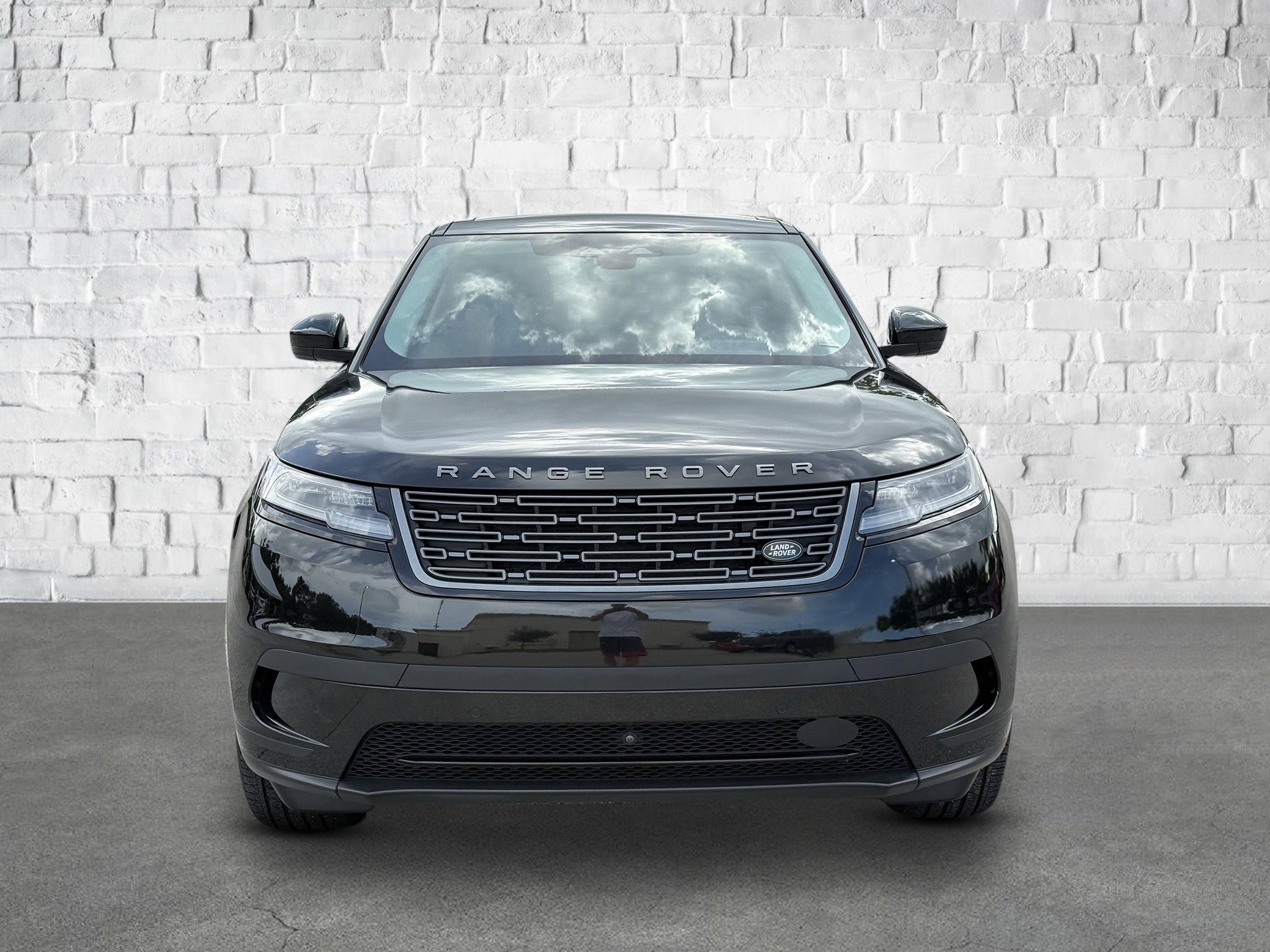 2025 Land Rover Range Rover Velar S Velar photo 2