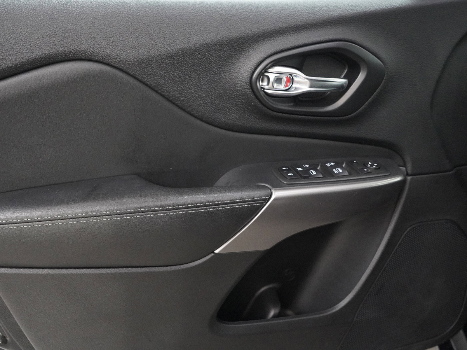 2021 Jeep Cherokee Altitude Latitude Lux photo 15
