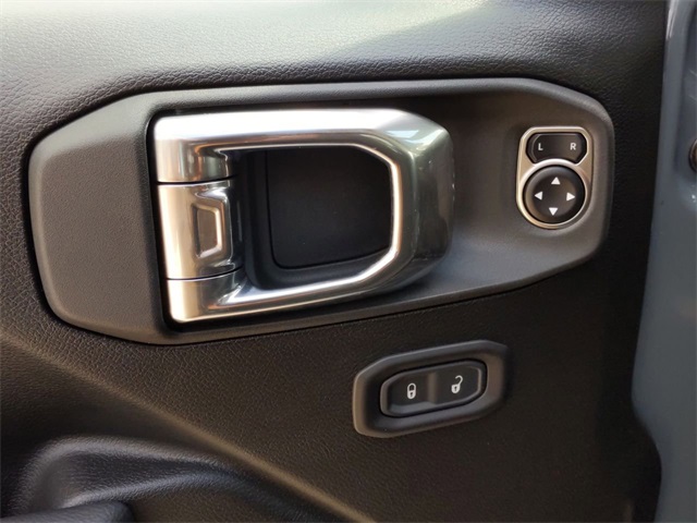 2025 Jeep Gladiator Mojave photo 13