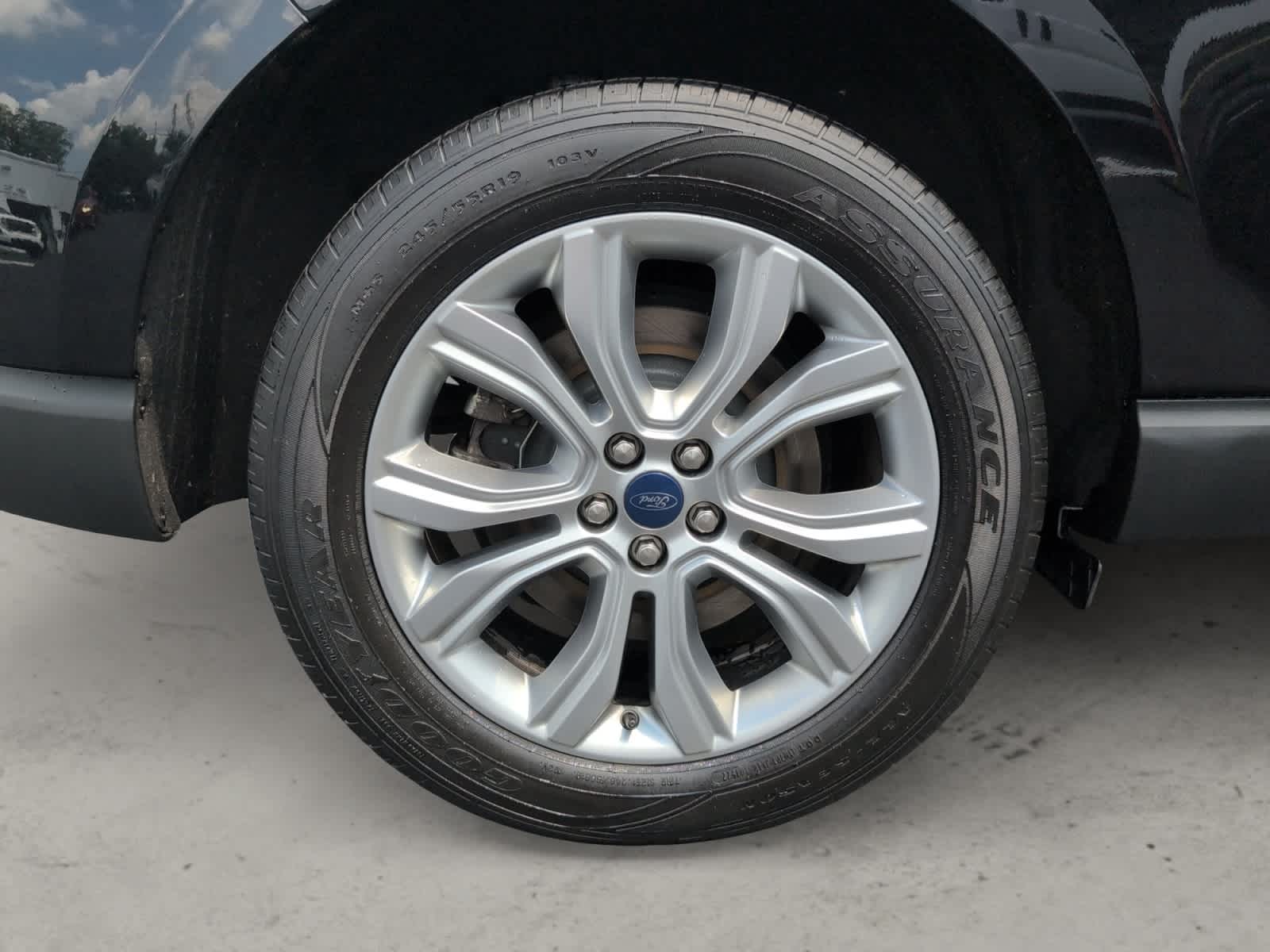 2021 Ford Edge Titanium photo 9