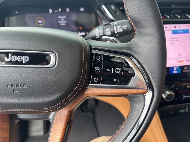2025 Jeep Grand Cherokee Summit Reserve photo 16