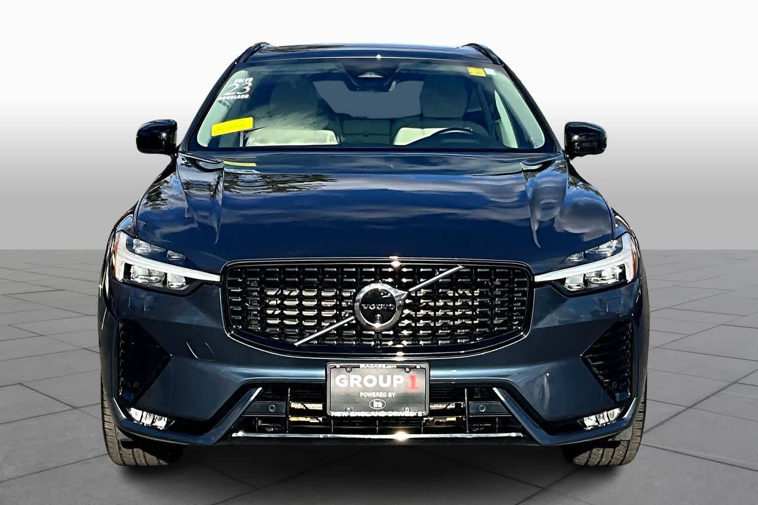 2023 Volvo XC60 Plus photo 3
