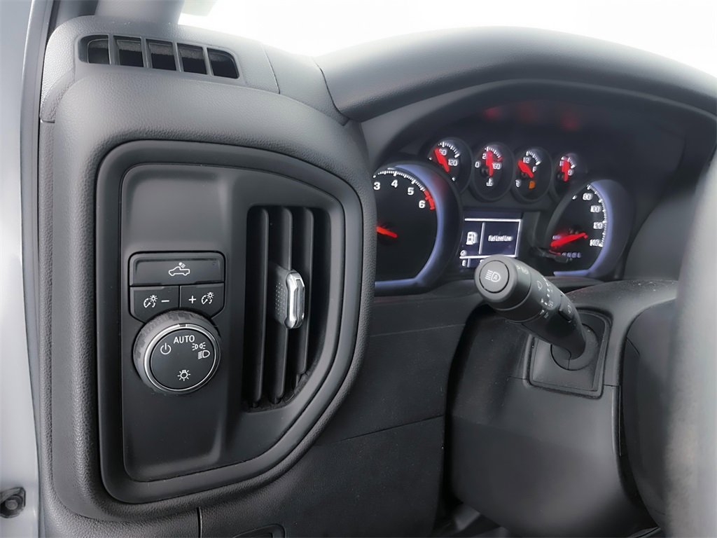 2023 Chevrolet Silverado Custom photo 18