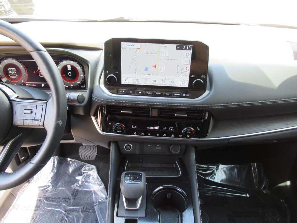 2023 Nissan Rogue Platinum photo 20