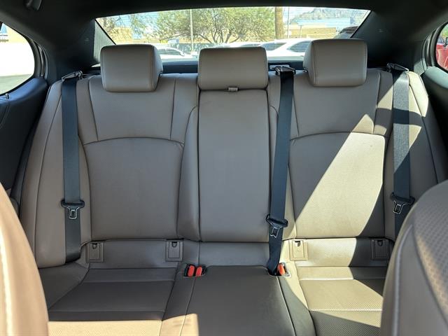 2025 Lexus ES Base photo 19