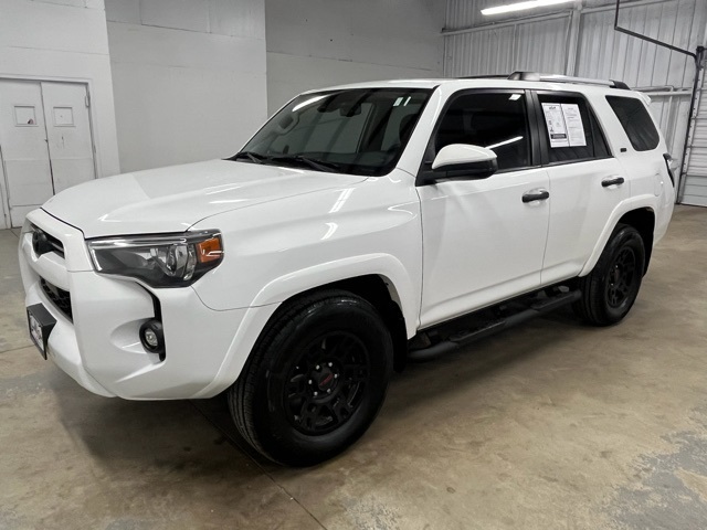 2021 Toyota 4Runner SR5 photo 3