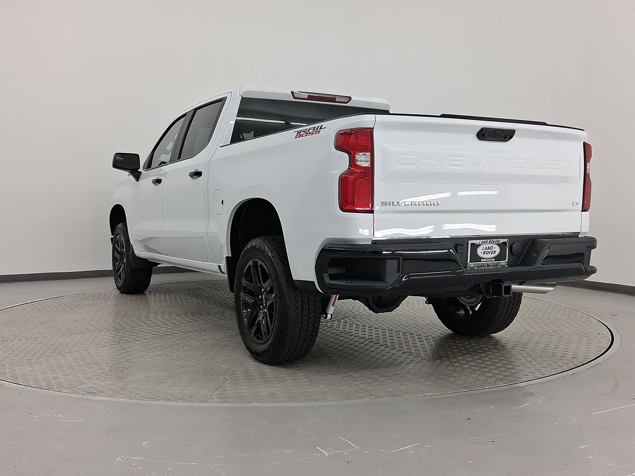 2025 Chevrolet Silverado 1500 LT Trail Boss photo 3
