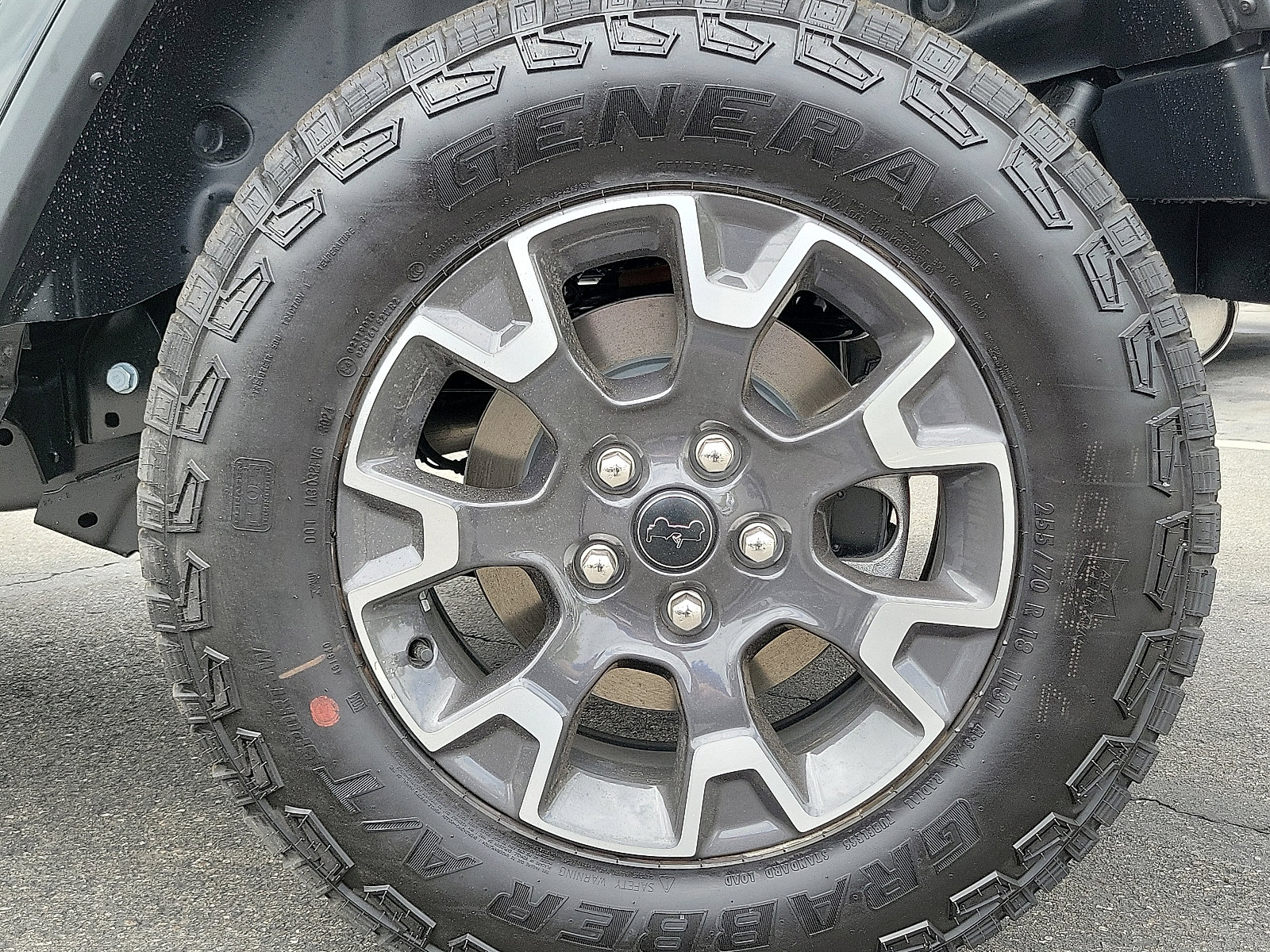 2025 Jeep Wrangler Sahara photo 18