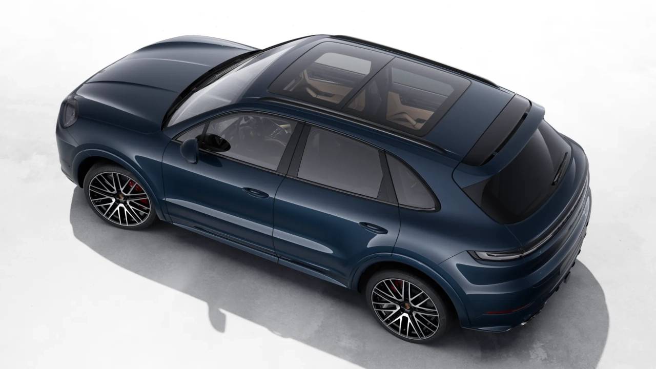 2026 Porsche Cayenne GTS photo 4
