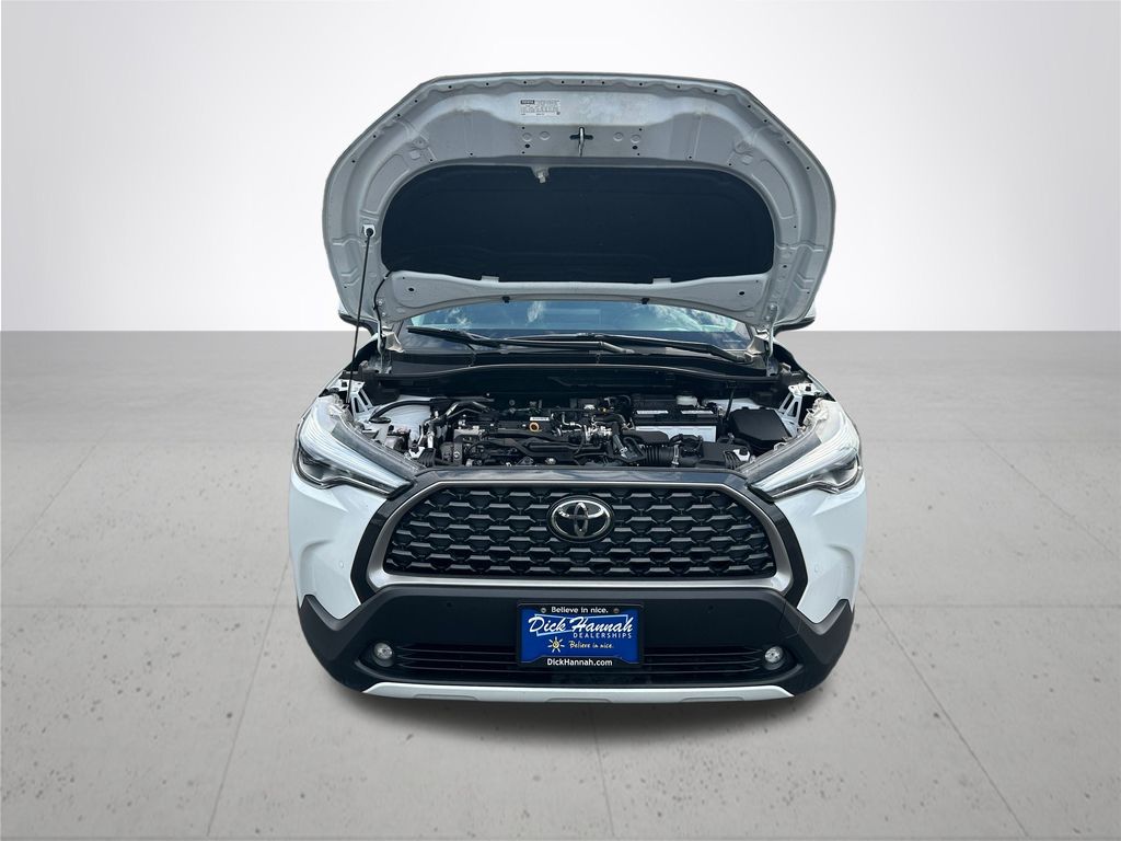 2022 Toyota Corolla Cross XLE photo 4