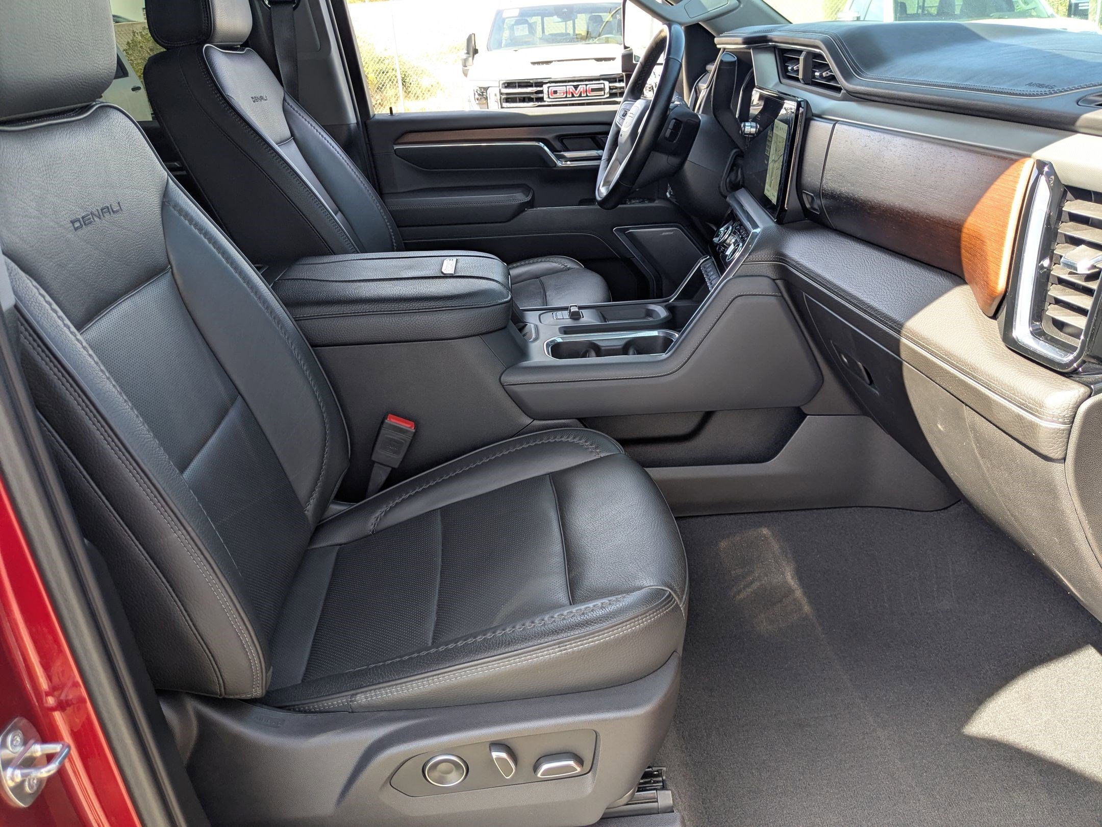 2024 Gmc Sierra 3500 HD Denali photo 25