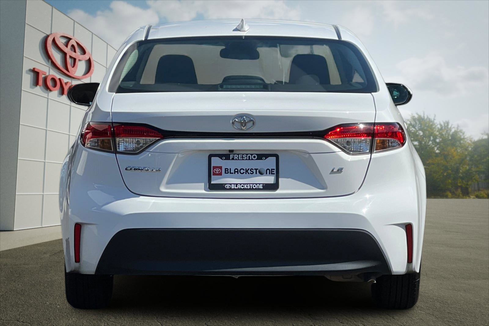 2024 Toyota Corolla LE photo 4