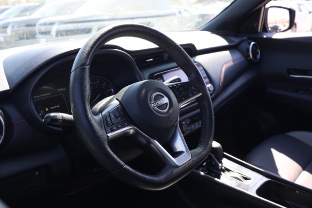 2023 Nissan Kicks SR photo 13