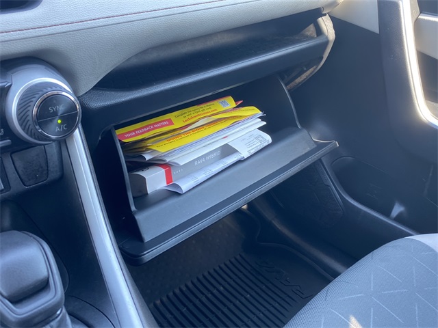 2021 Toyota RAV4 XLE photo 28