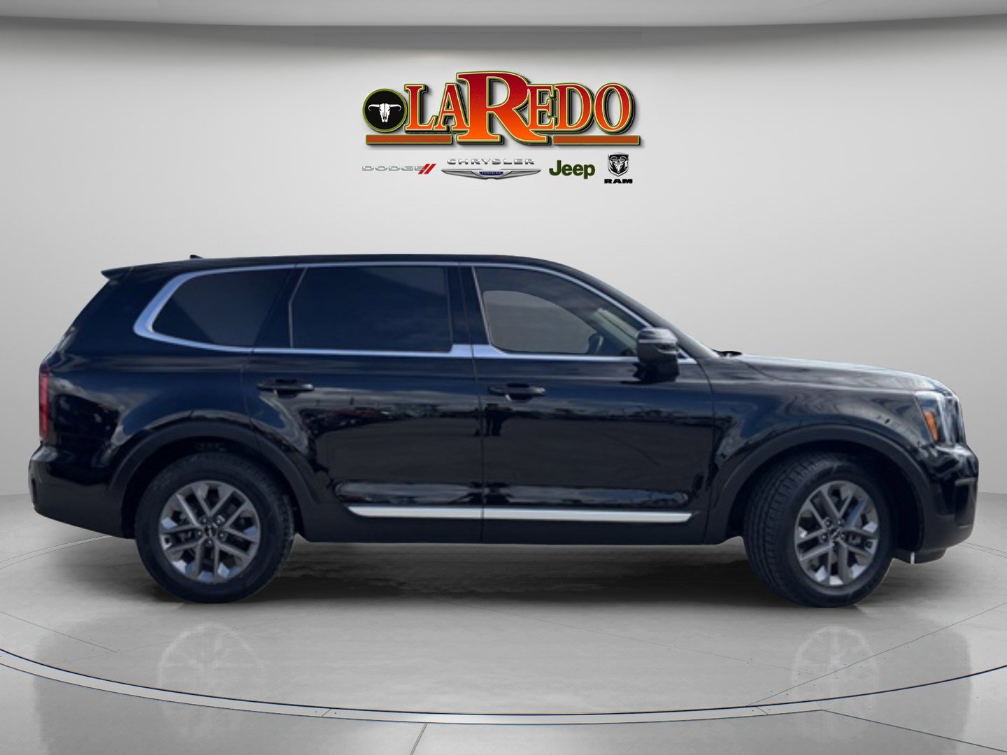 2024 Kia Telluride LX photo 8