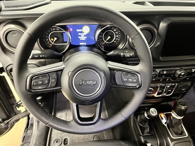 2023 Jeep Gladiator Willys photo 15