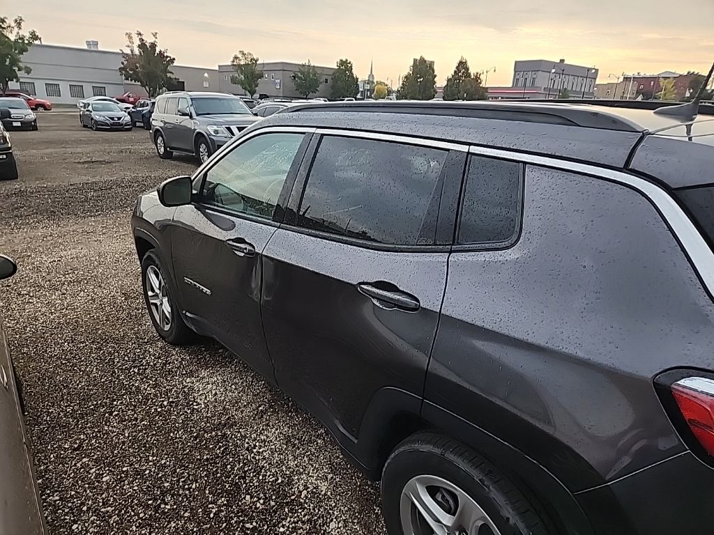 2024 Jeep Compass Latitude photo 7